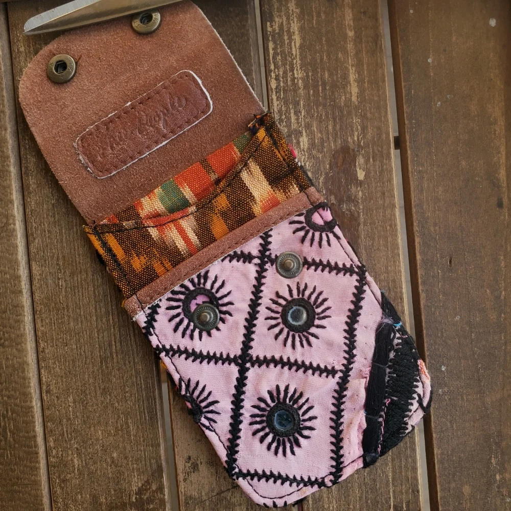 🪬🍄 Free People Boho Embroidered Repurposed vtg banjara hippie Wallet card case